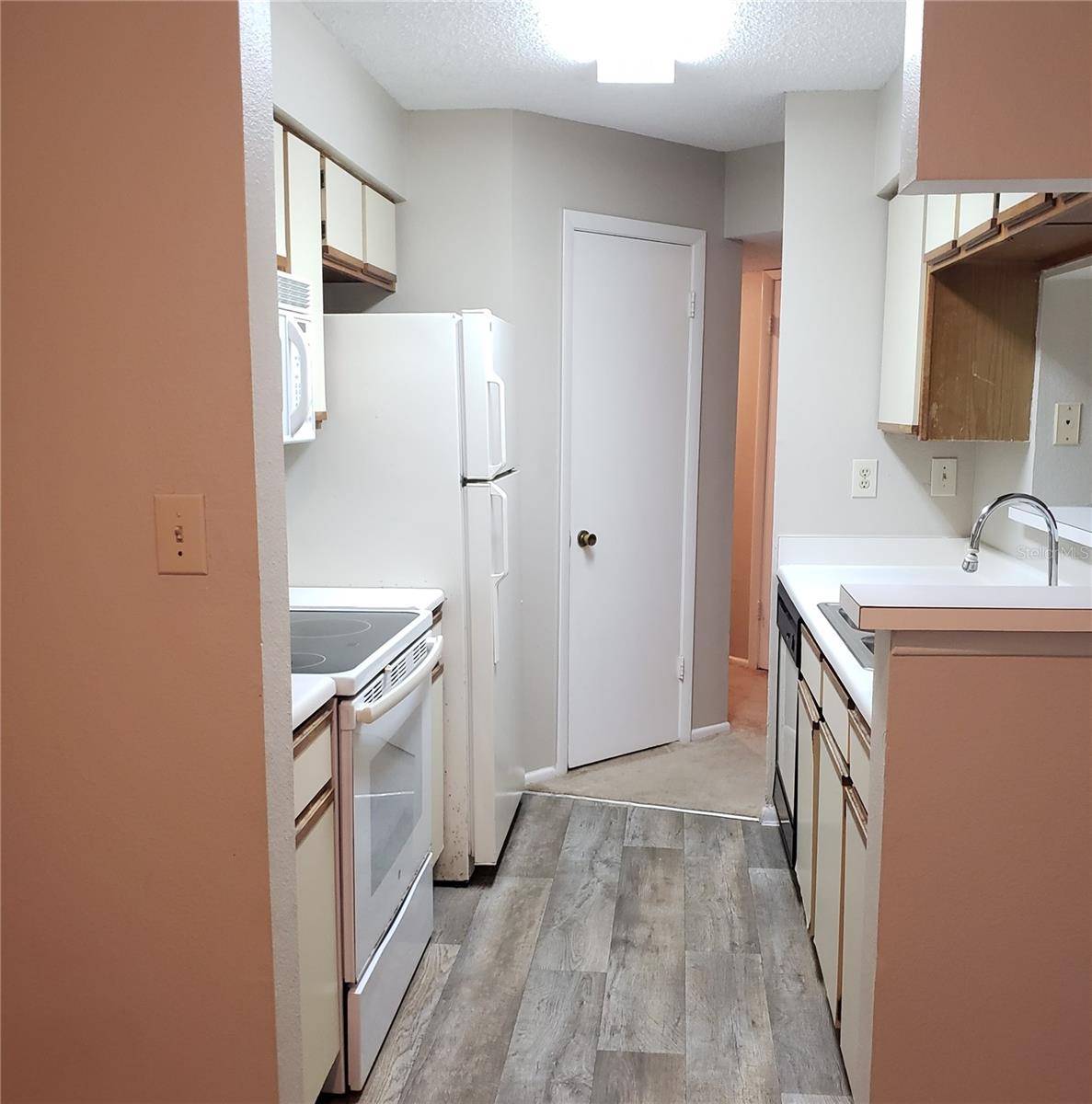 Image 5 of 16 For 8630 Mallard Reserve Drive 104