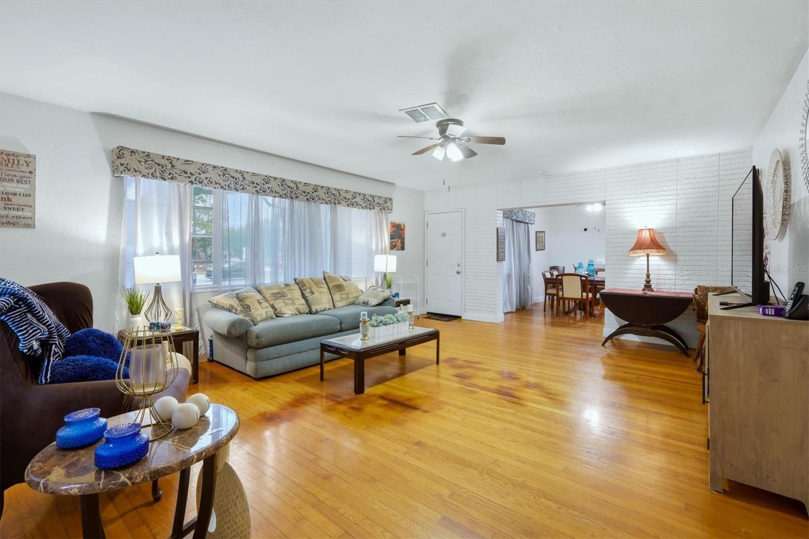 Image 11 of 38 For 7096 54th Avenue N