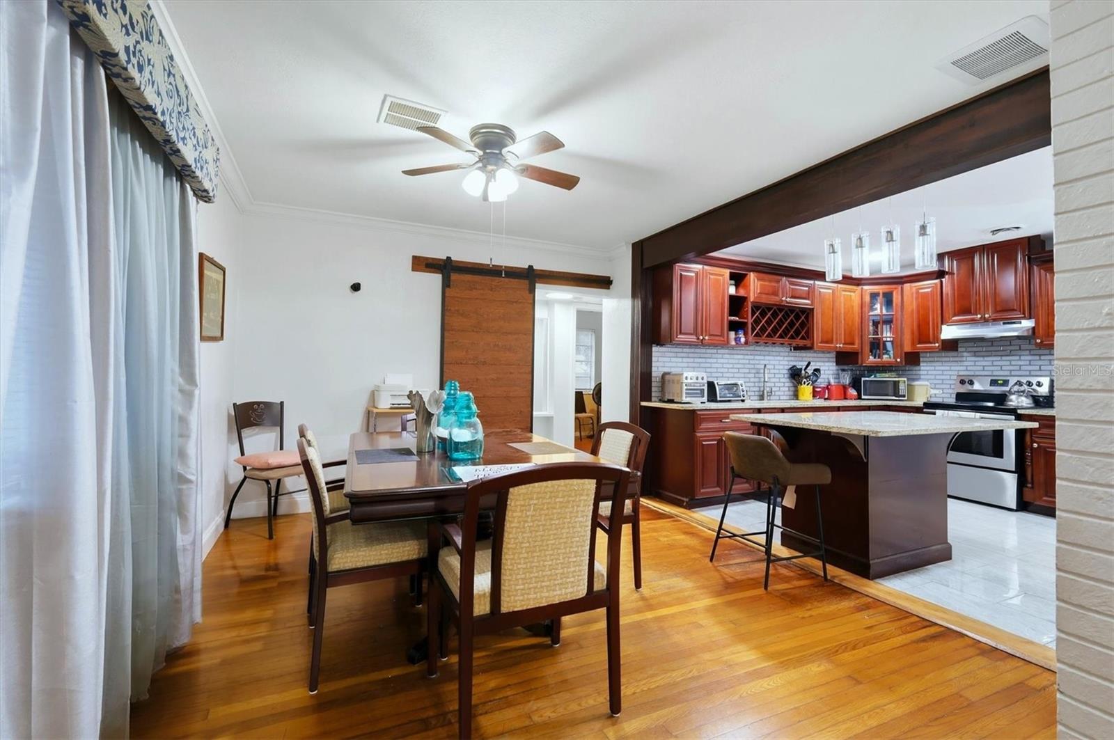 Image 12 of 38 For 7096 54th Avenue N