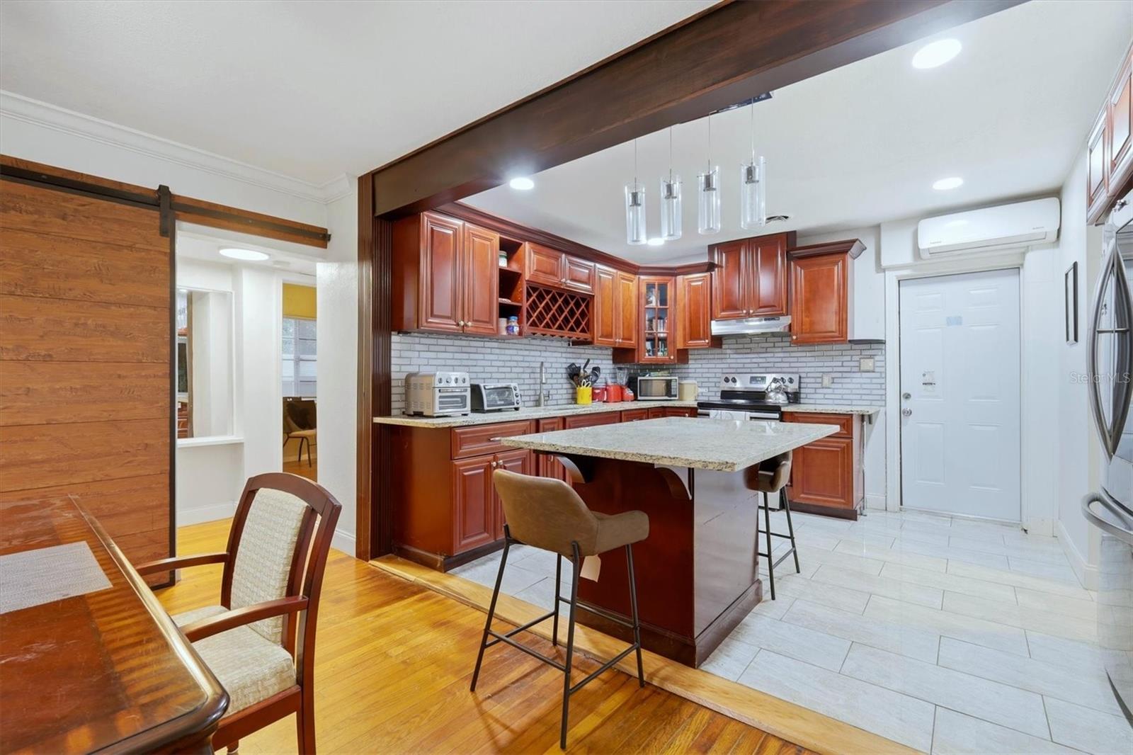 Image 16 of 38 For 7096 54th Avenue N