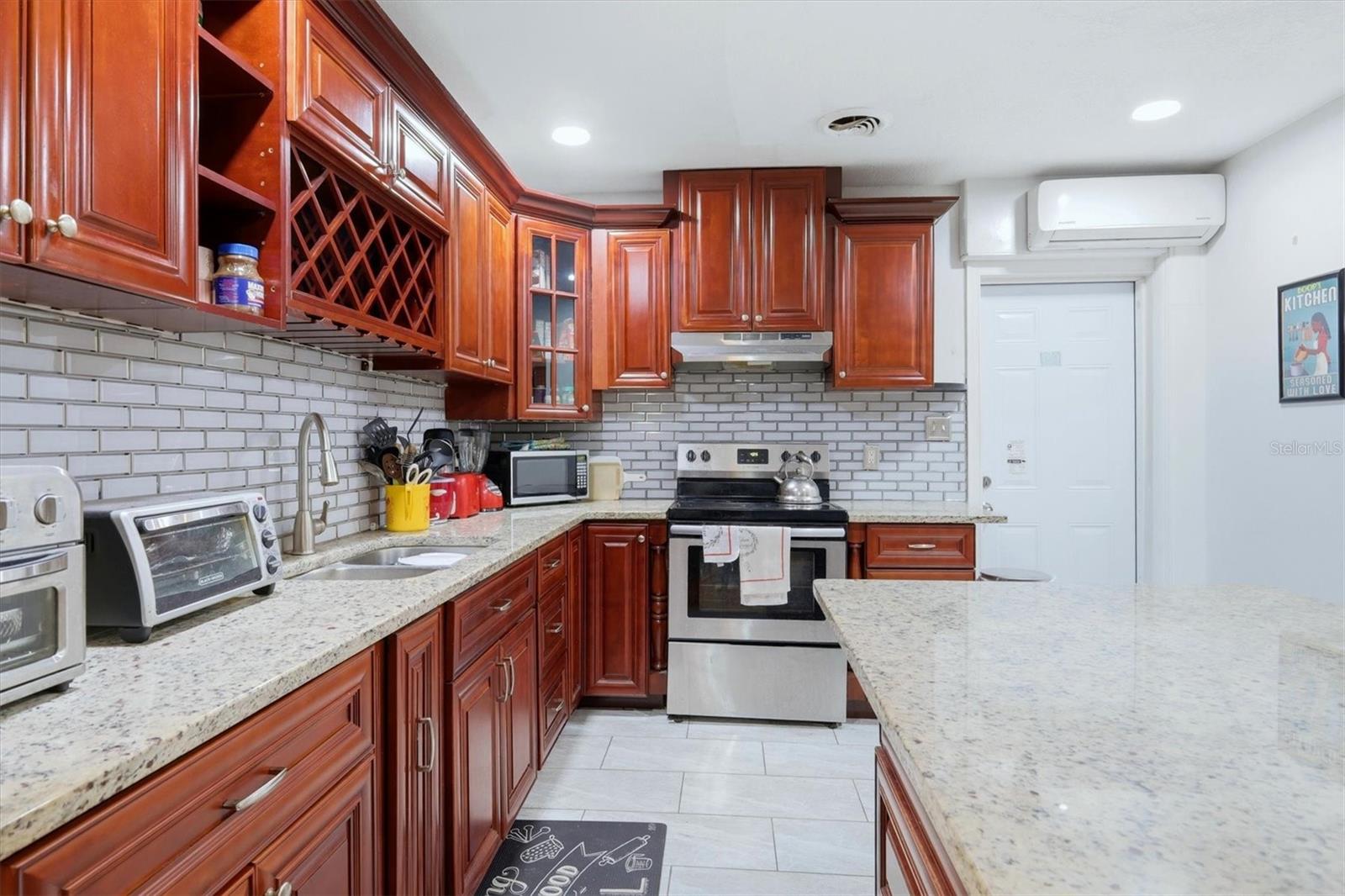 Image 19 of 38 For 7096 54th Avenue N