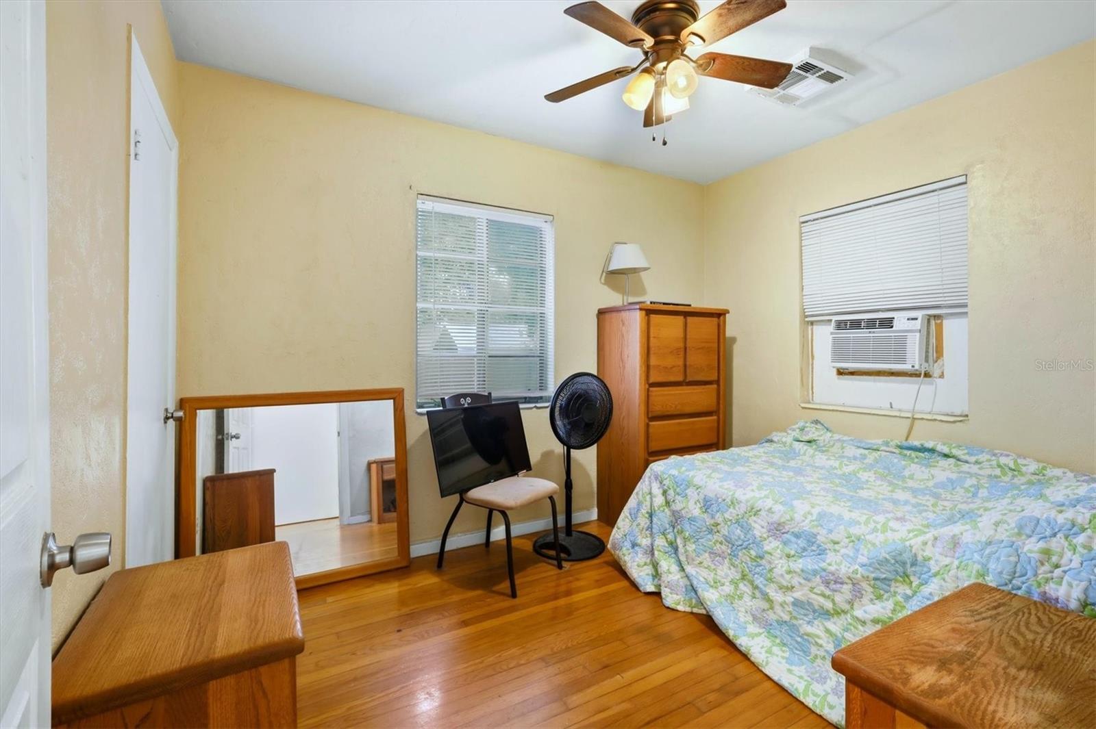 Image 21 of 38 For 7096 54th Avenue N