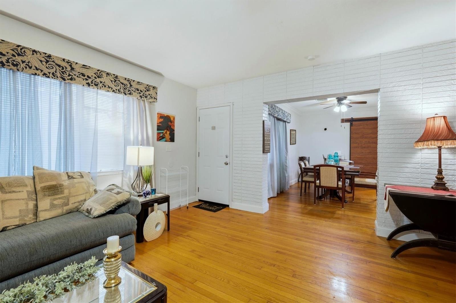 Image 5 of 38 For 7096 54th Avenue N