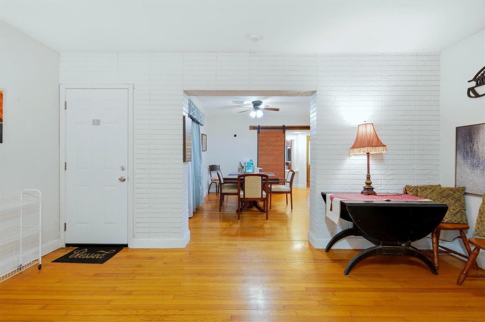 Image 6 of 38 For 7096 54th Avenue N