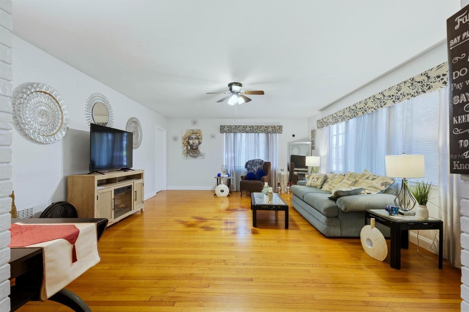 Image 8 of 38 For 7096 54th Avenue N