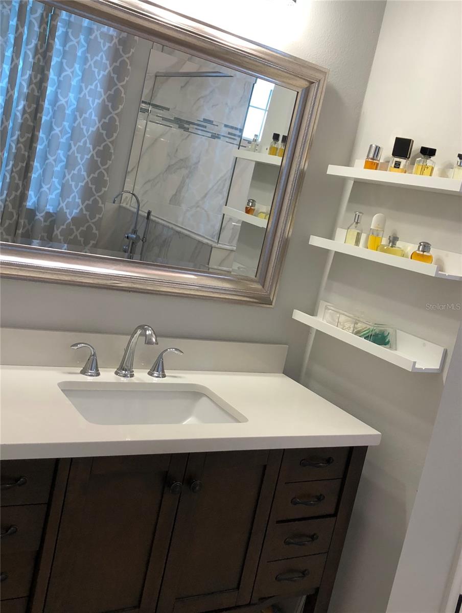 Image 18 of 21 For 4019 El Prado Boulevard