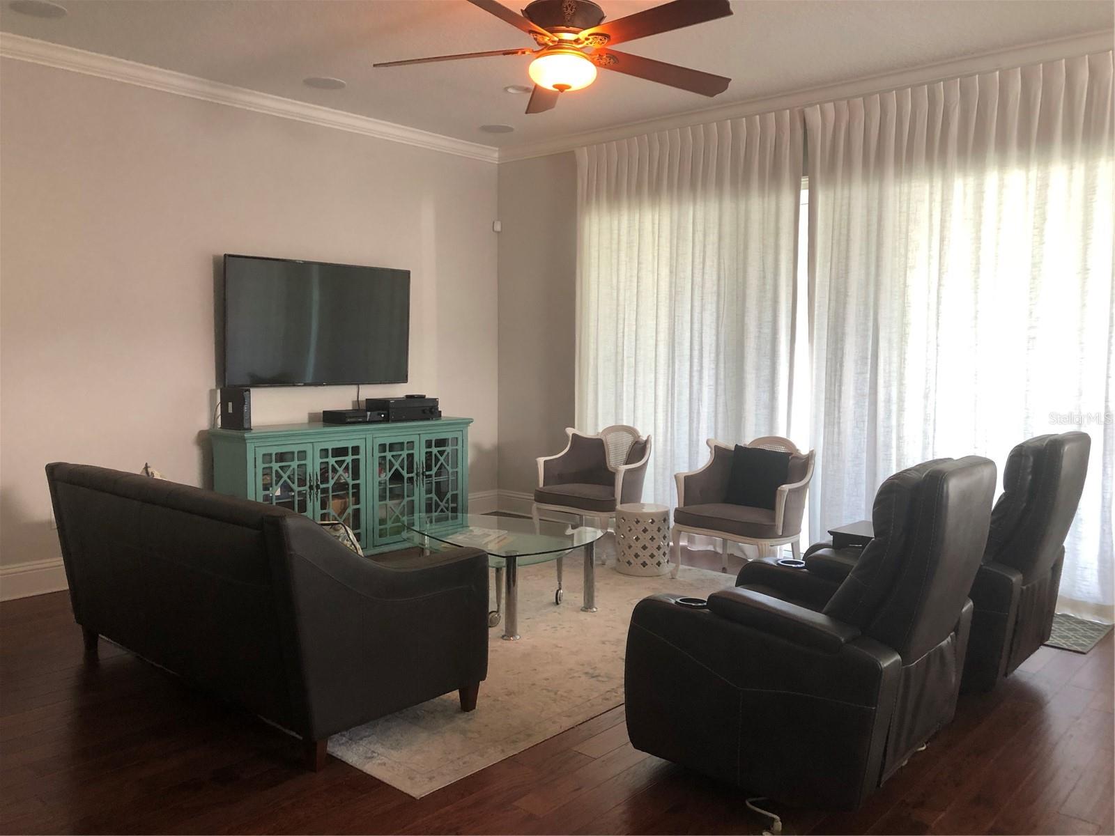 Image 7 of 21 For 4019 El Prado Boulevard