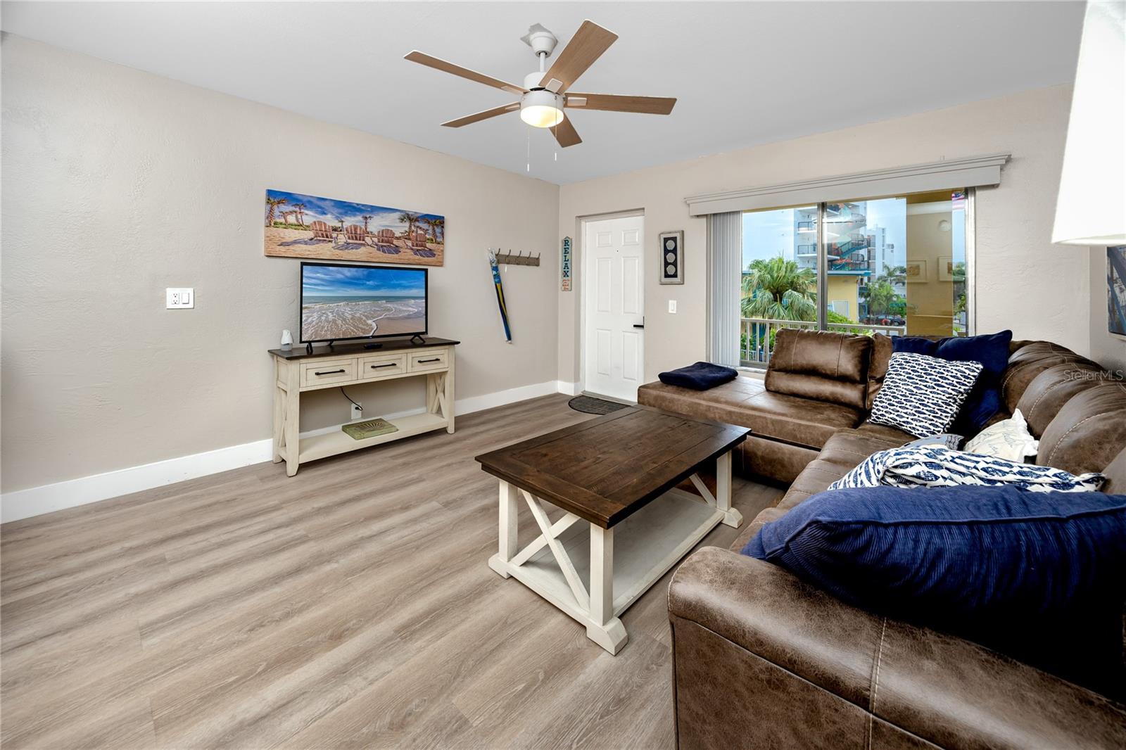 Image 10 of 49 For 282 Treasure Island Causeway 12