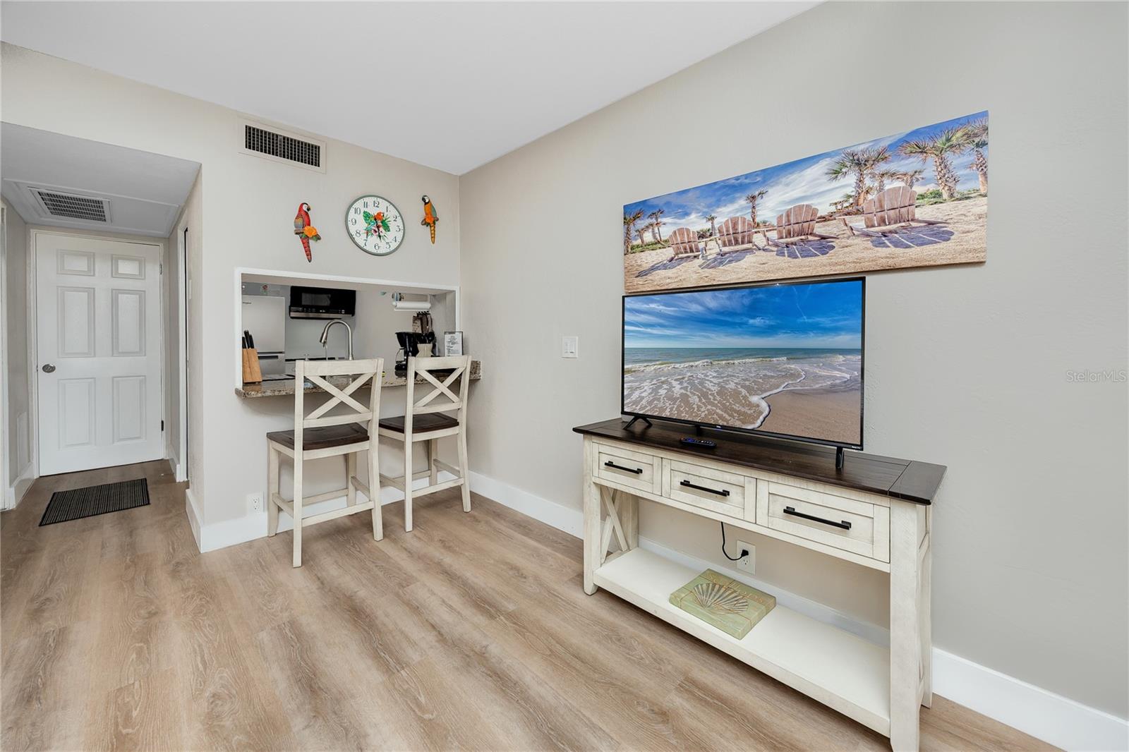 Image 12 of 49 For 282 Treasure Island Causeway 12