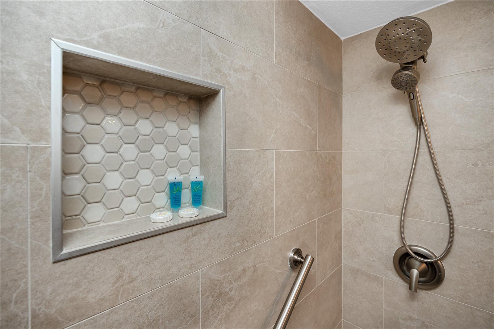 Image 19 of 49 For 282 Treasure Island Causeway 12