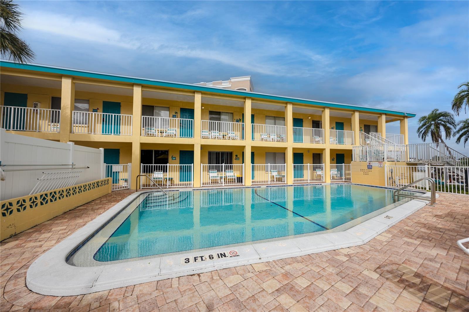 Image 26 of 49 For 282 Treasure Island Causeway 12