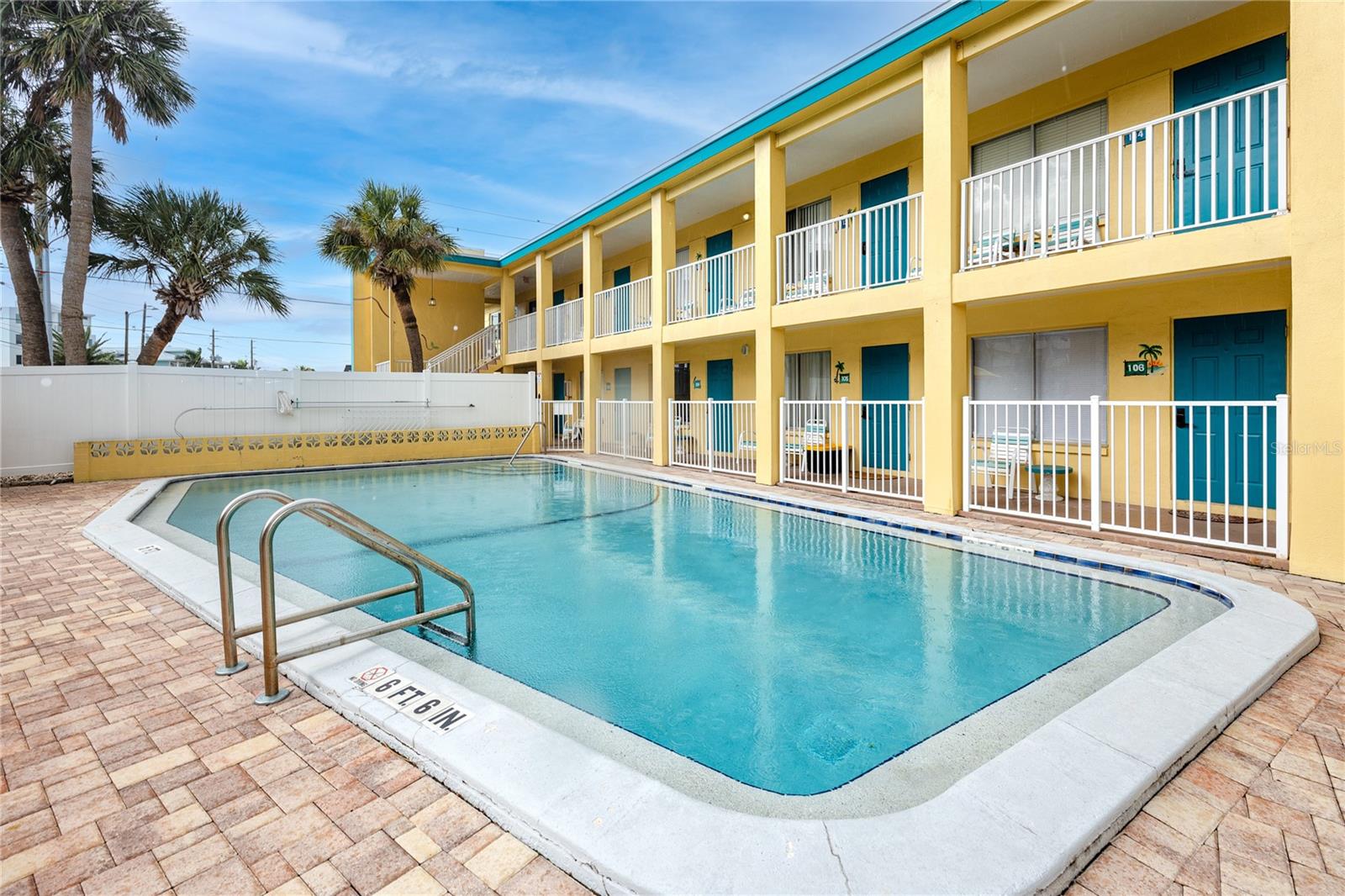 Image 28 of 49 For 282 Treasure Island Causeway 12