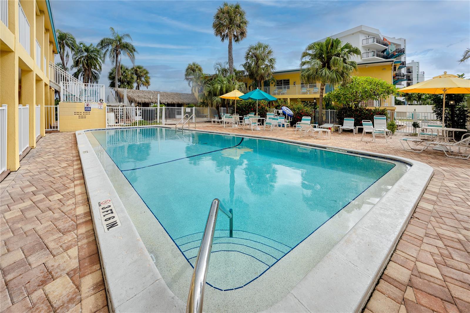 Image 29 of 49 For 282 Treasure Island Causeway 12