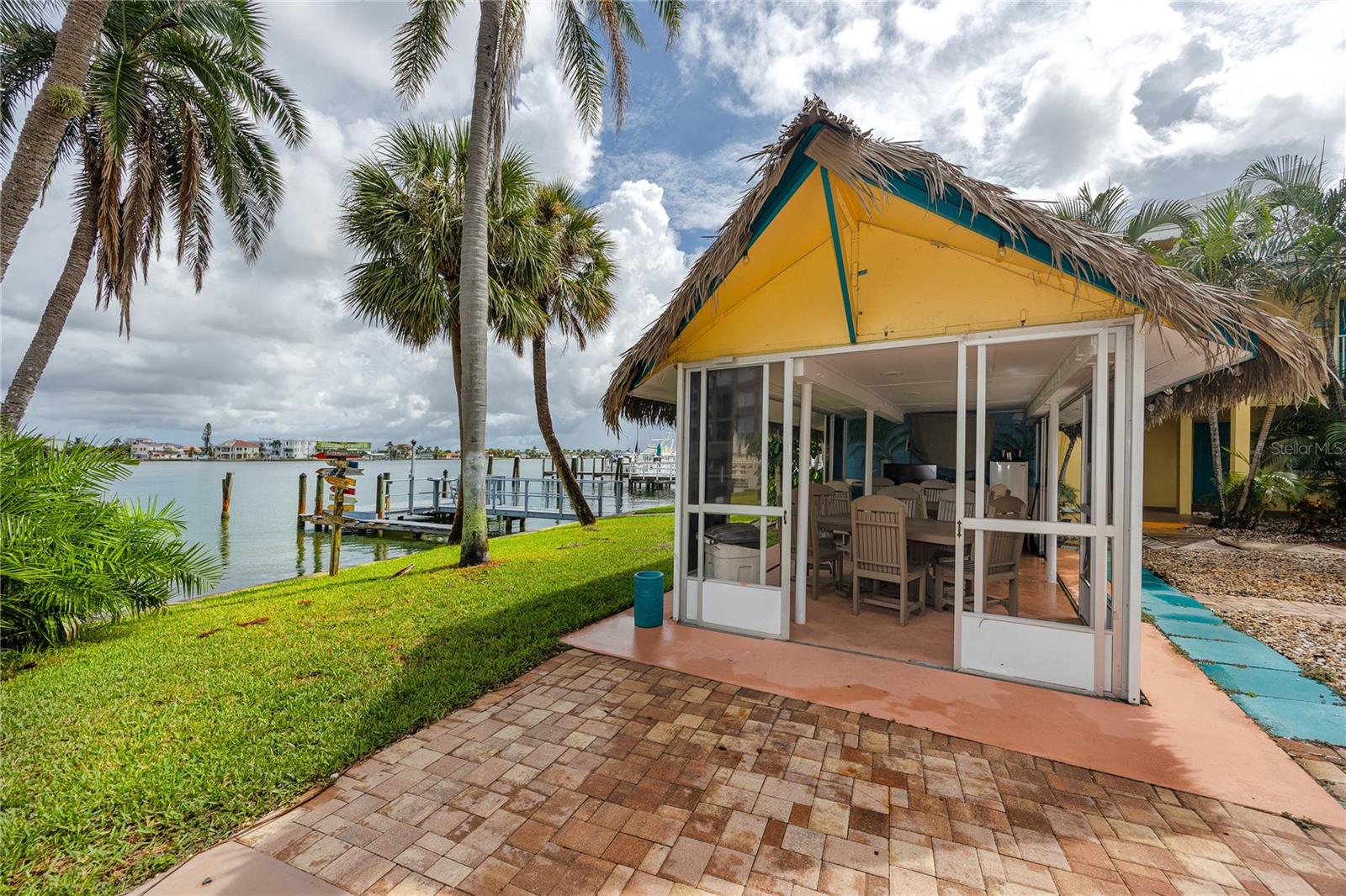 Image 32 of 49 For 282 Treasure Island Causeway 12