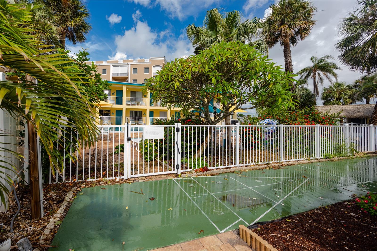 Image 36 of 49 For 282 Treasure Island Causeway 12