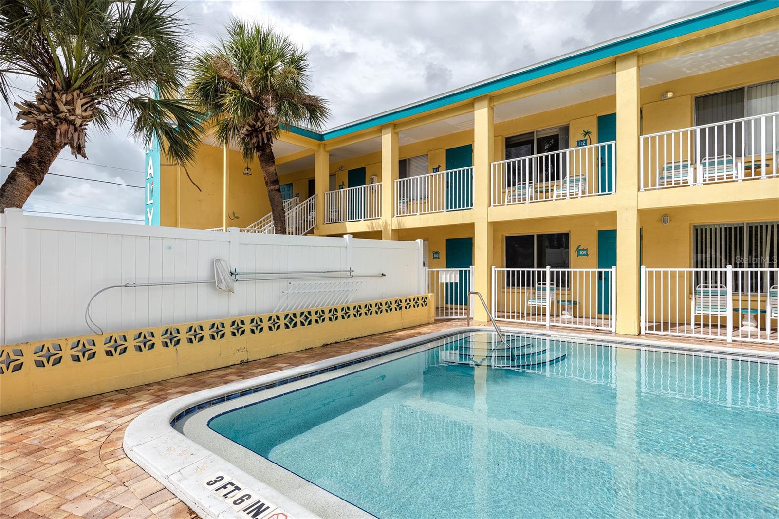 Image 5 of 49 For 282 Treasure Island Causeway 12