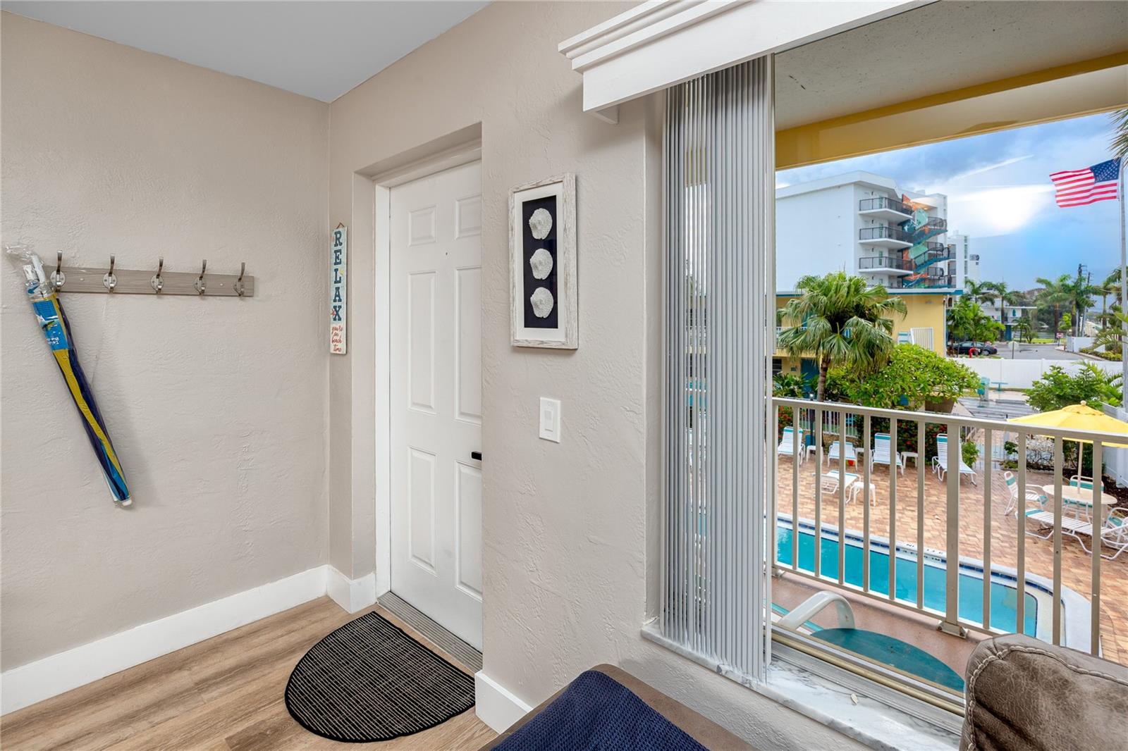 Image 6 of 49 For 282 Treasure Island Causeway 12