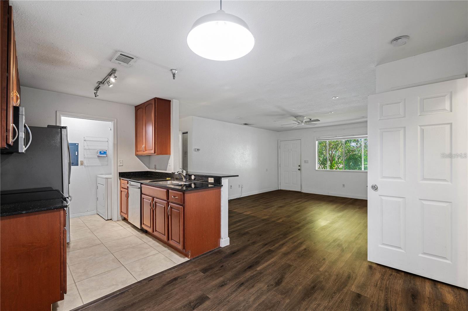 Image 5 of 22 For 10263 Gandy Boulevard N 2405