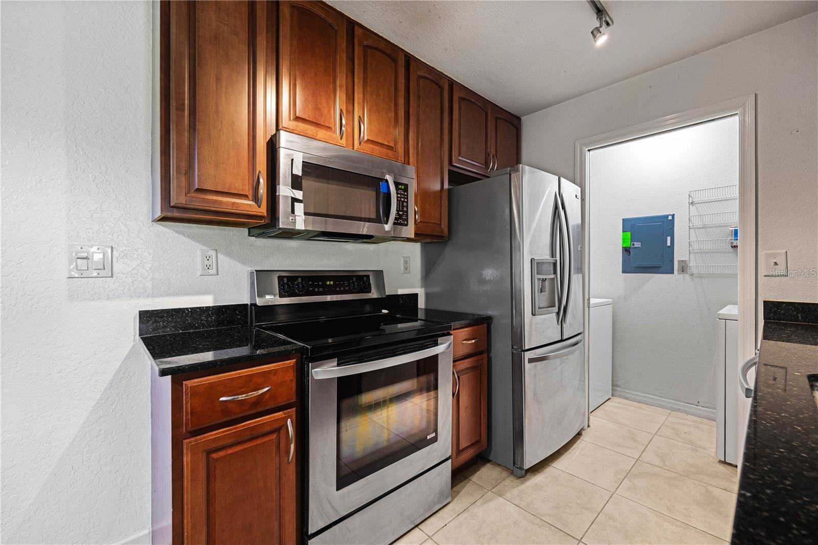 Image 7 of 22 For 10263 Gandy Boulevard N 2405