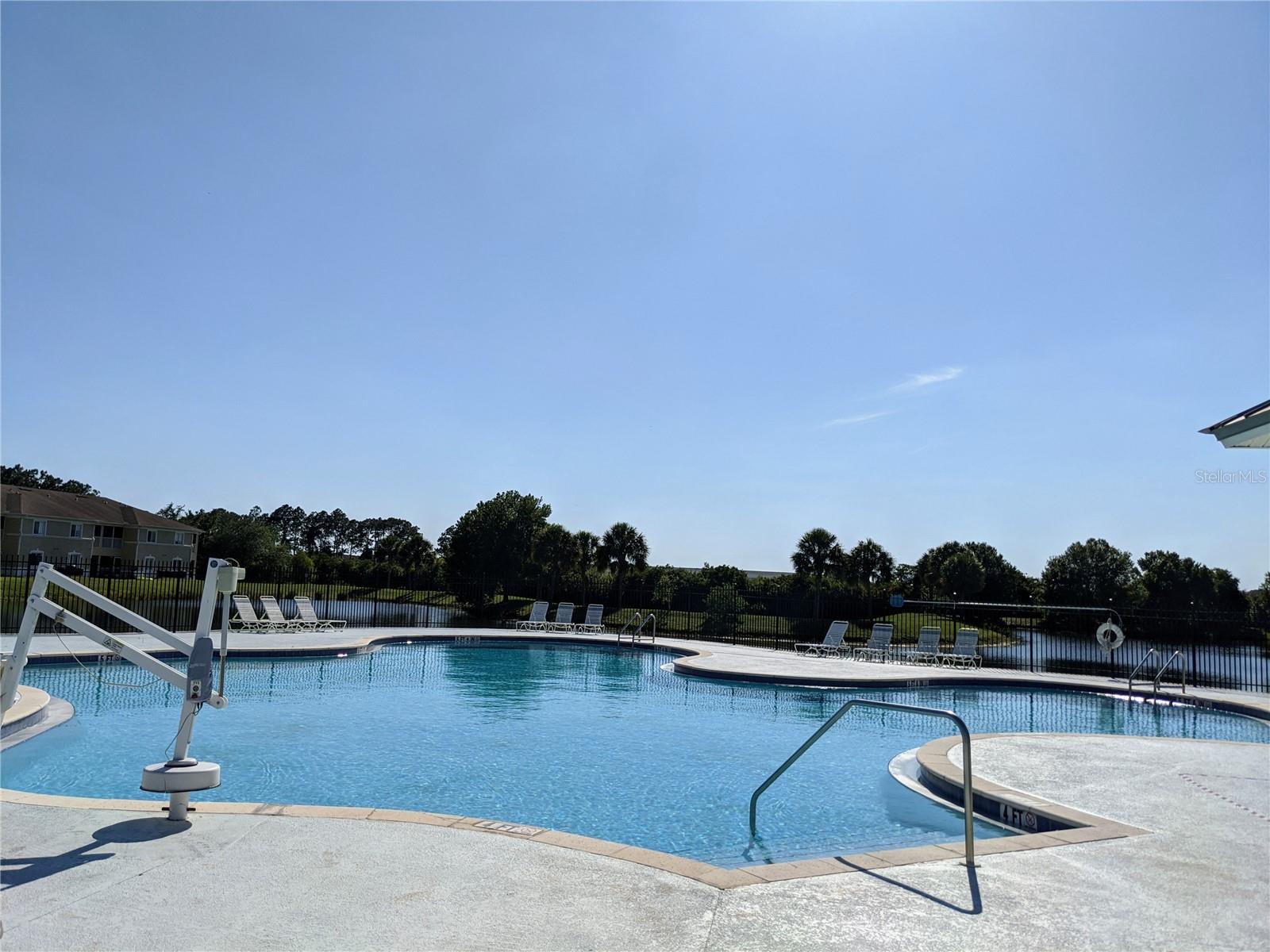 Image 7 of 9 For 6413 Hollydale Place 101