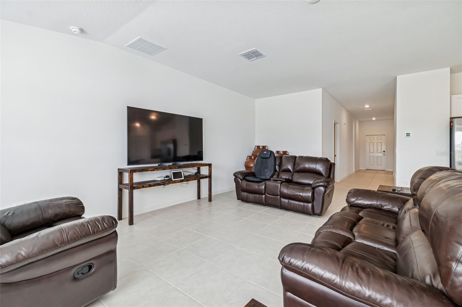 Image 7 of 35 For 4530 Cozy Condor Court