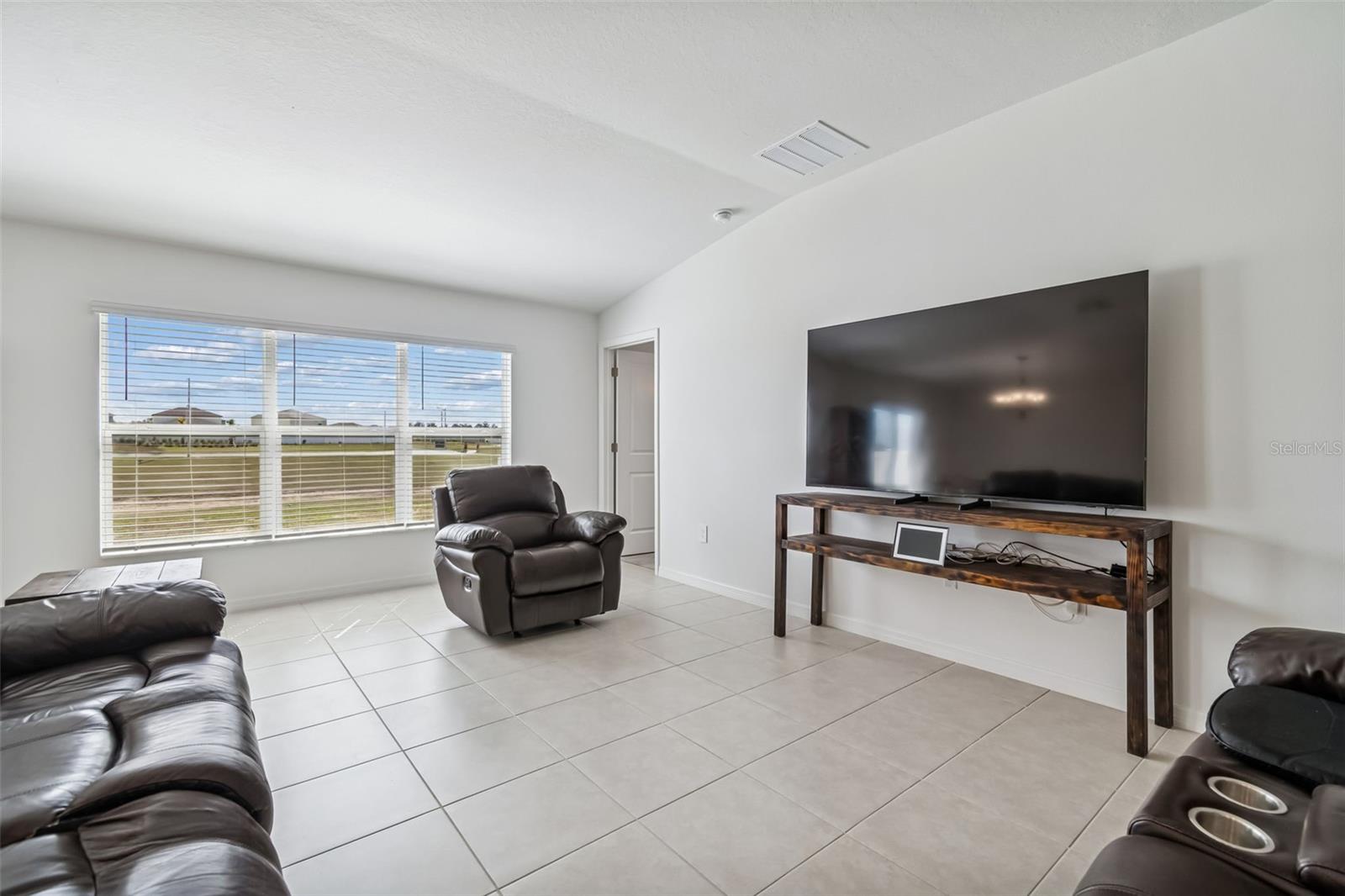 Image 9 of 35 For 4530 Cozy Condor Court