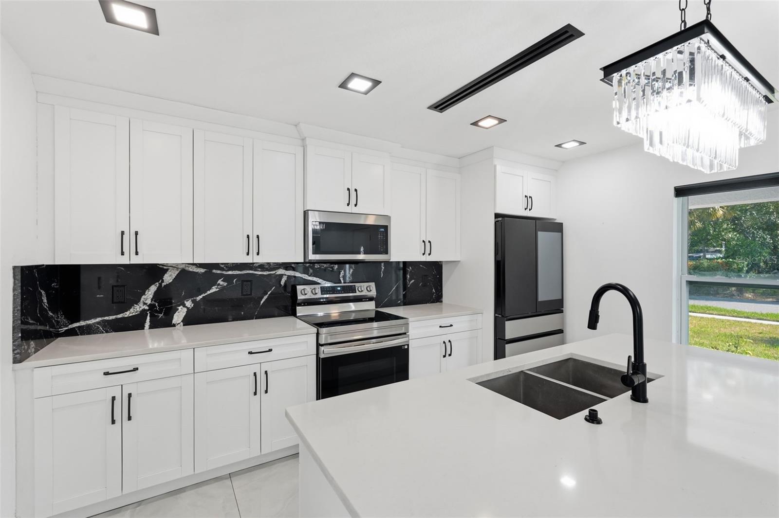 Image 17 of 50 For 10104 Dartmouth Avenue