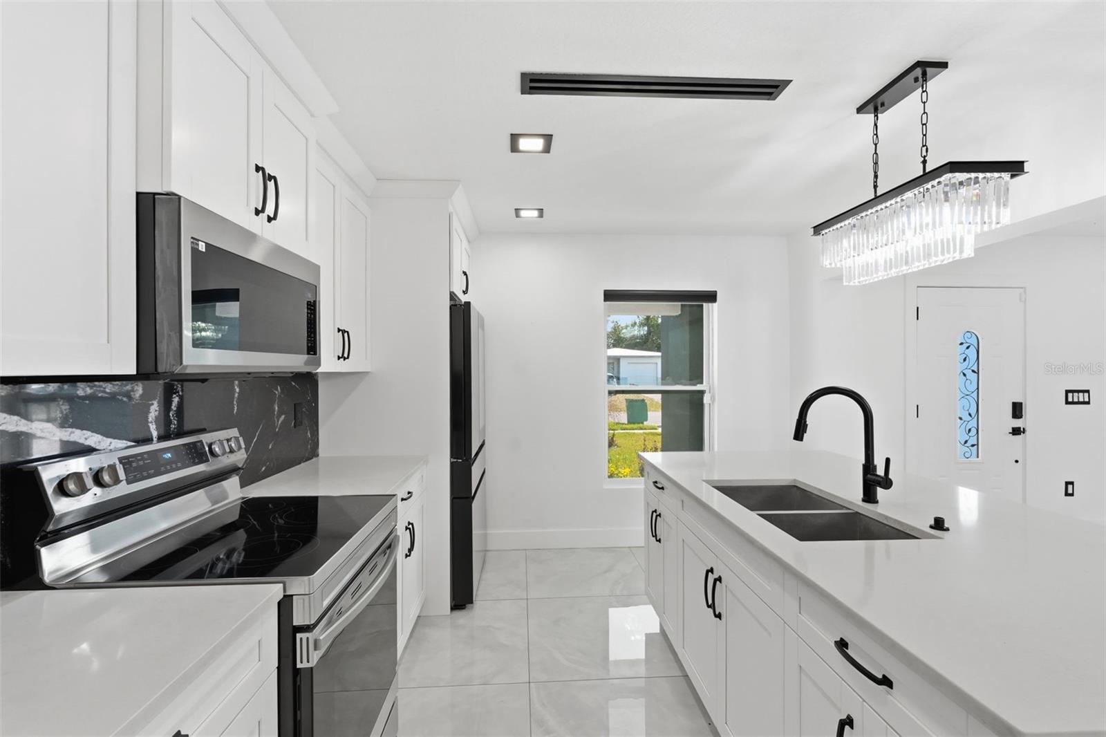 Image 20 of 50 For 10104 Dartmouth Avenue