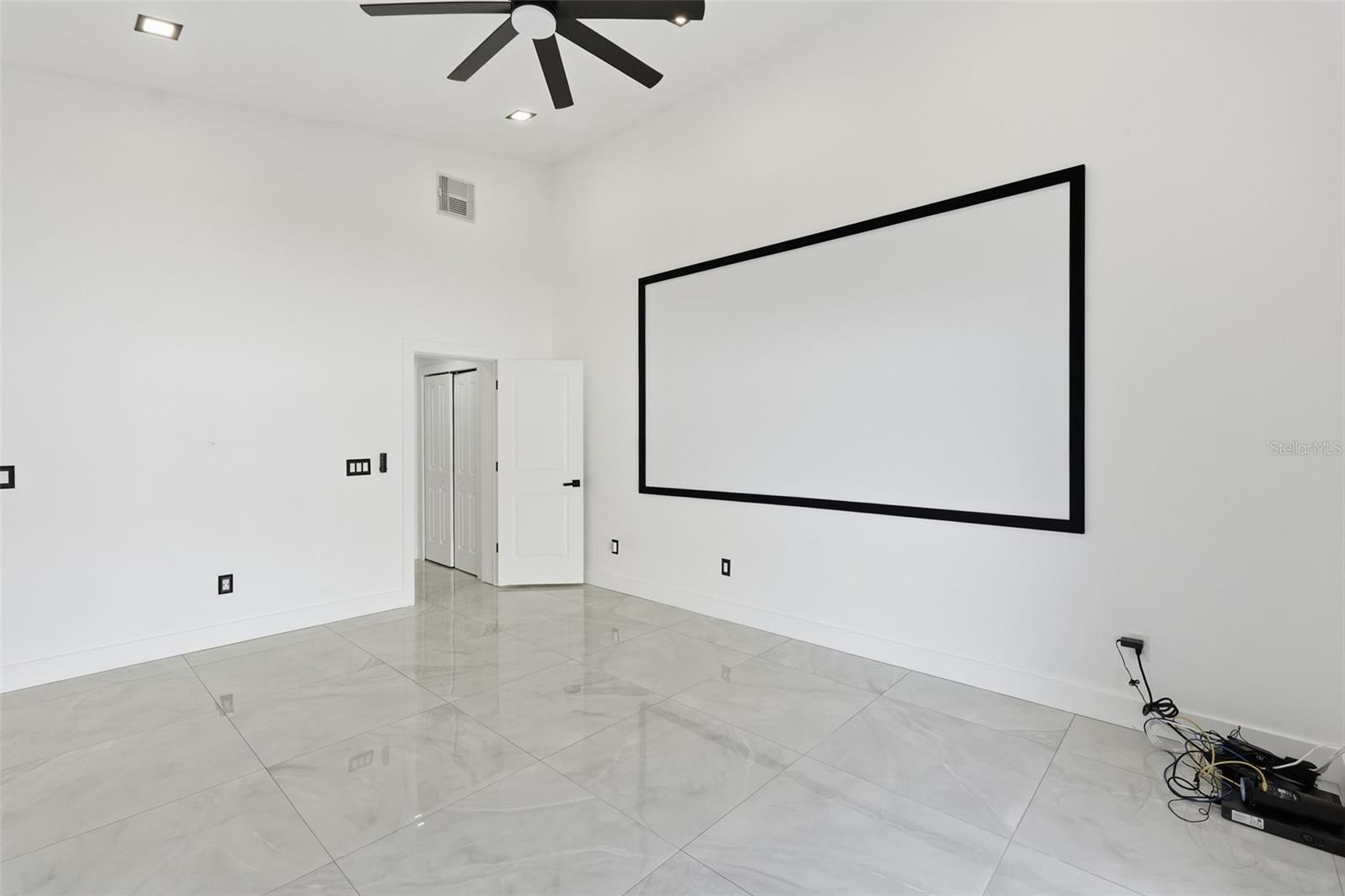 Image 23 of 50 For 10104 Dartmouth Avenue