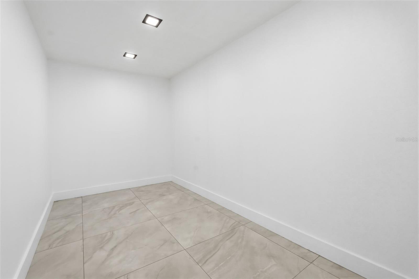 Image 25 of 50 For 10104 Dartmouth Avenue