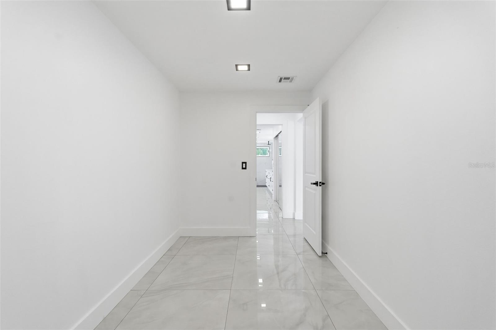 Image 26 of 50 For 10104 Dartmouth Avenue