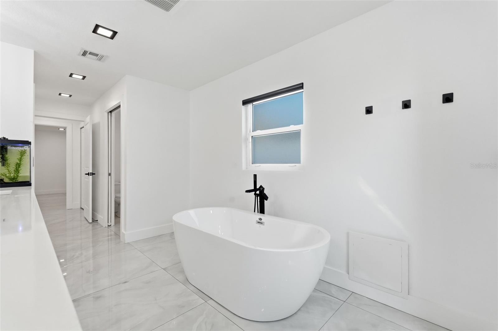 Image 32 of 50 For 10104 Dartmouth Avenue