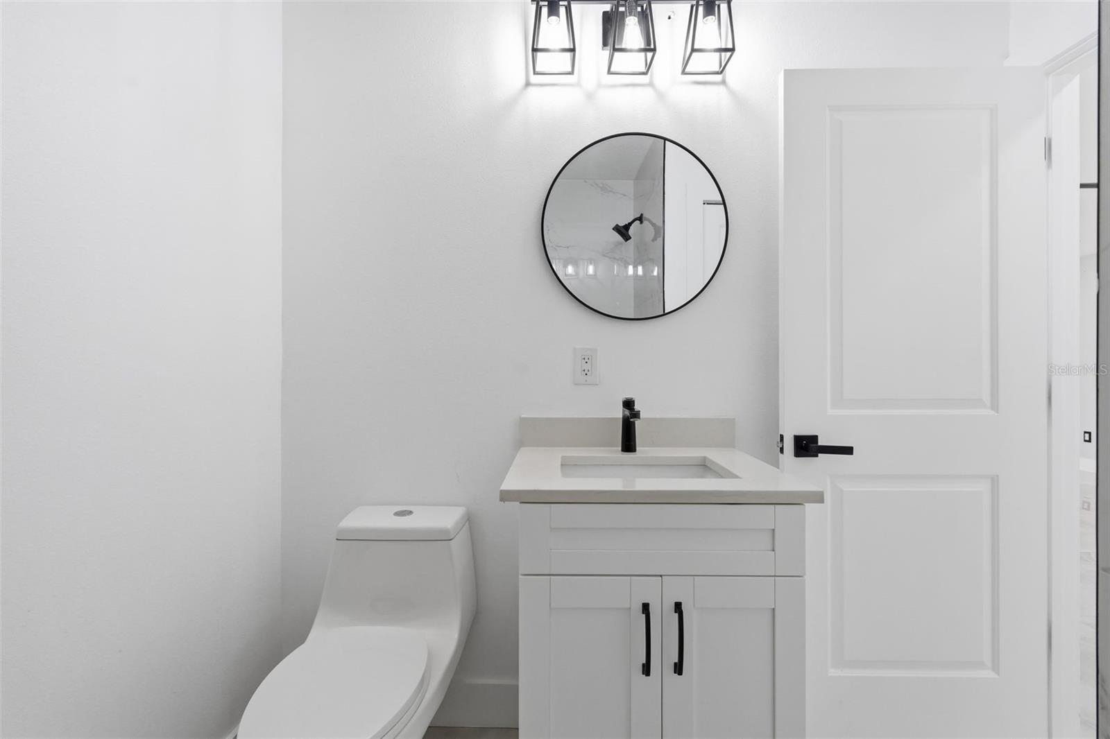 Image 36 of 50 For 10104 Dartmouth Avenue