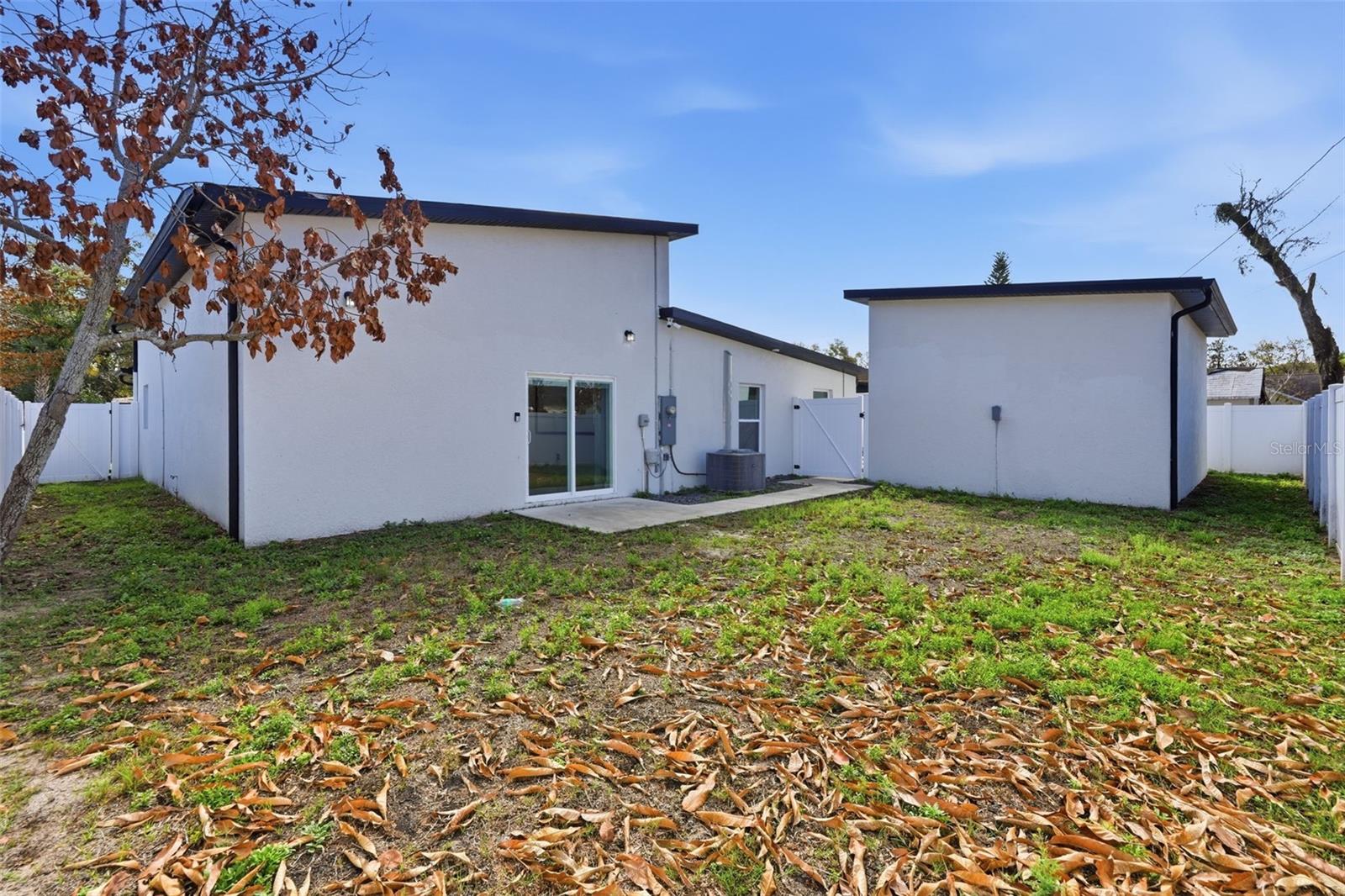 Image 41 of 50 For 10104 Dartmouth Avenue