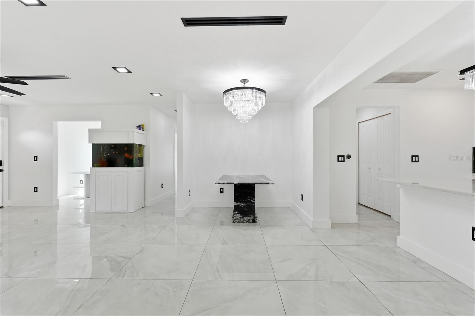 Image 7 of 50 For 10104 Dartmouth Avenue