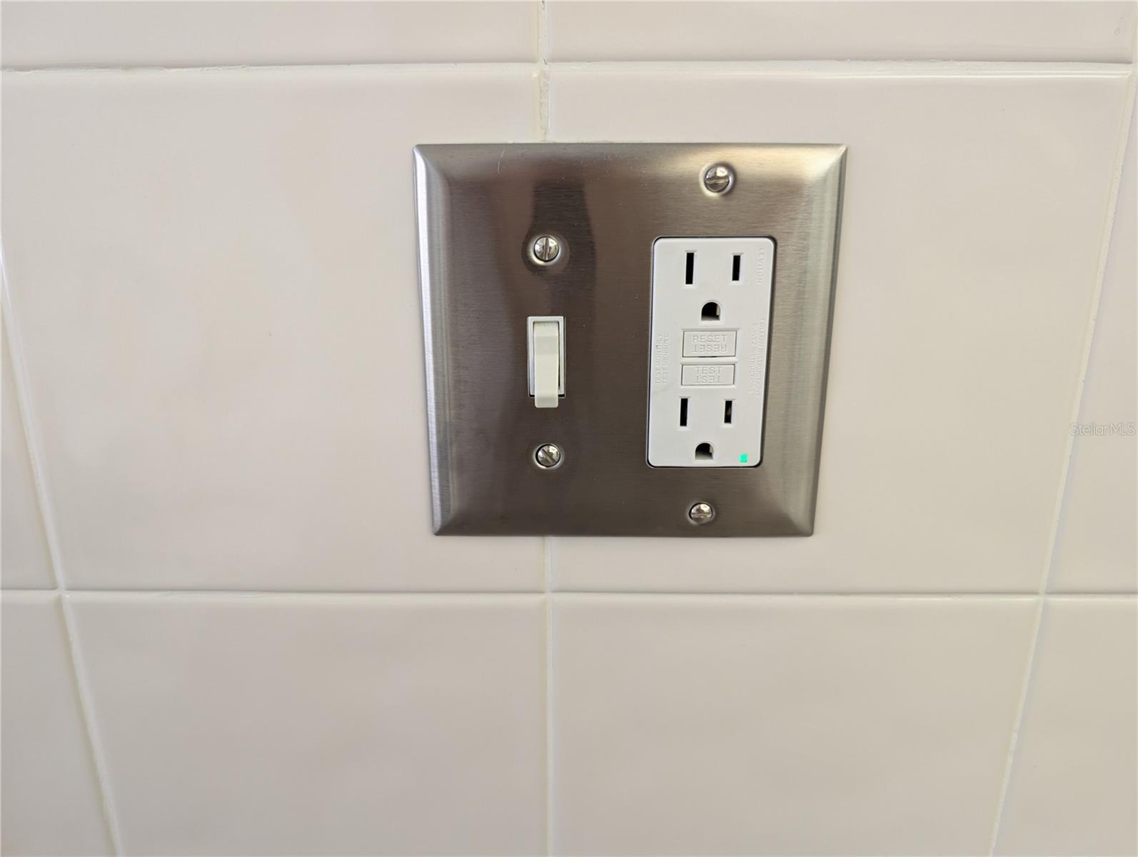 Image 18 of 80 For 9018 37th Street N