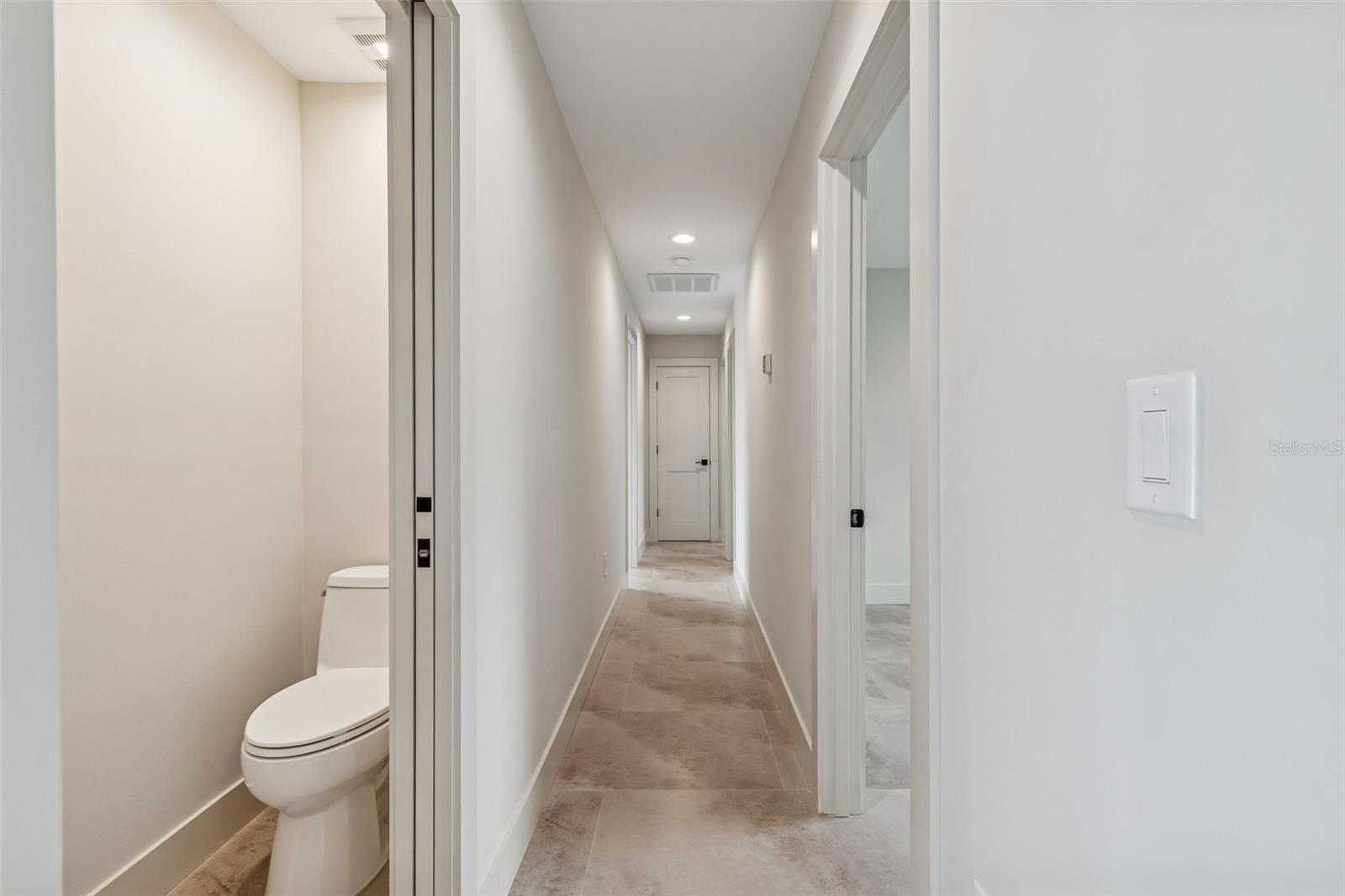 Image 24 of 34 For 3921 Versailles Drive