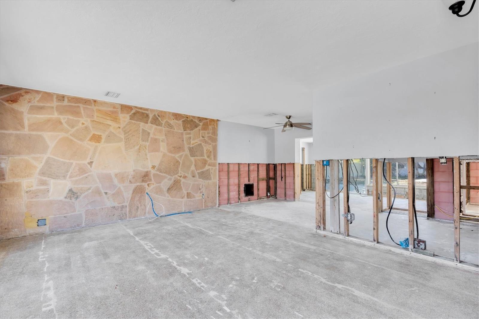 Image 2 of 29 For 735 Snell Isle Boulevard Ne