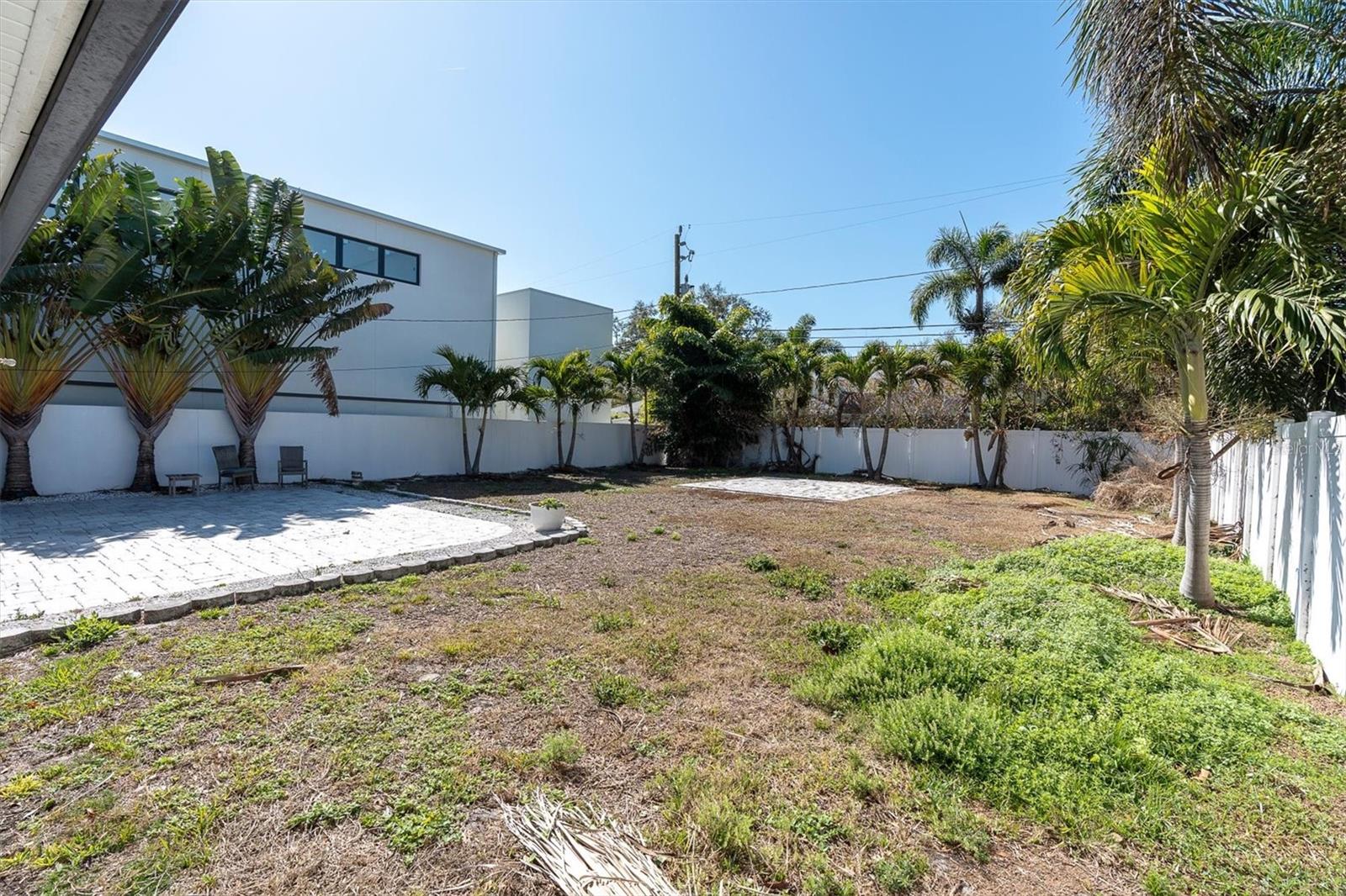 Image 25 of 29 For 735 Snell Isle Boulevard Ne