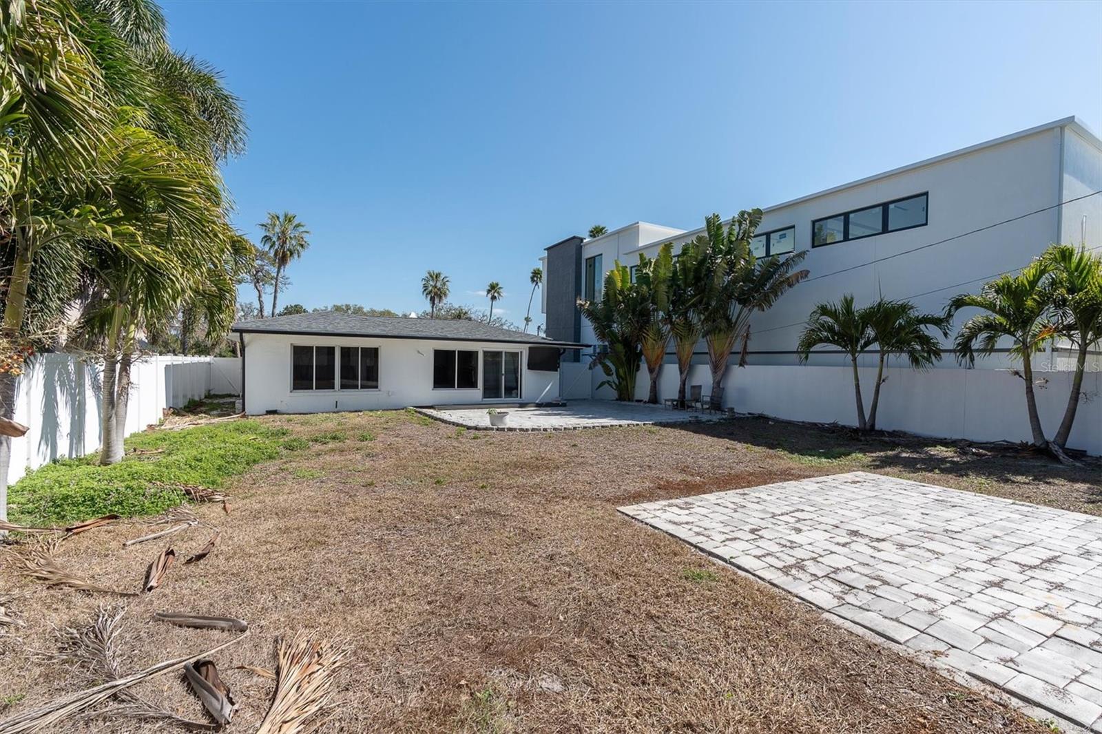 Image 27 of 29 For 735 Snell Isle Boulevard Ne