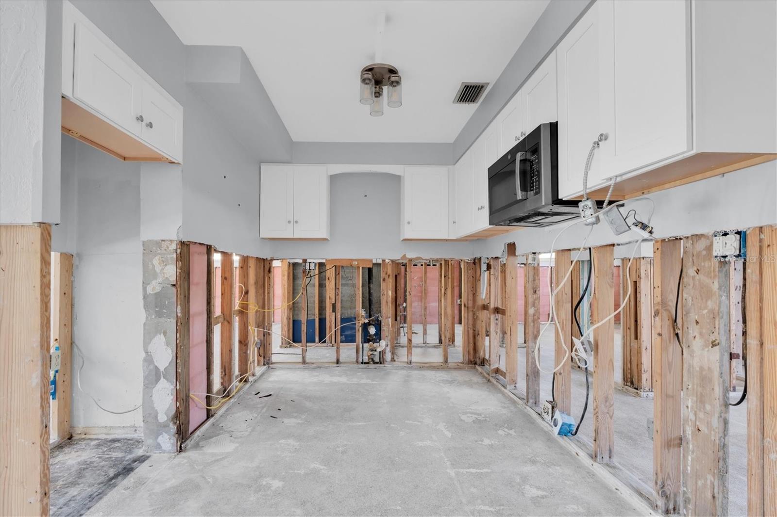 Image 8 of 29 For 735 Snell Isle Boulevard Ne