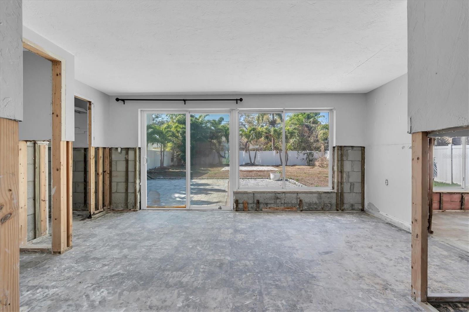 Image 9 of 29 For 735 Snell Isle Boulevard Ne