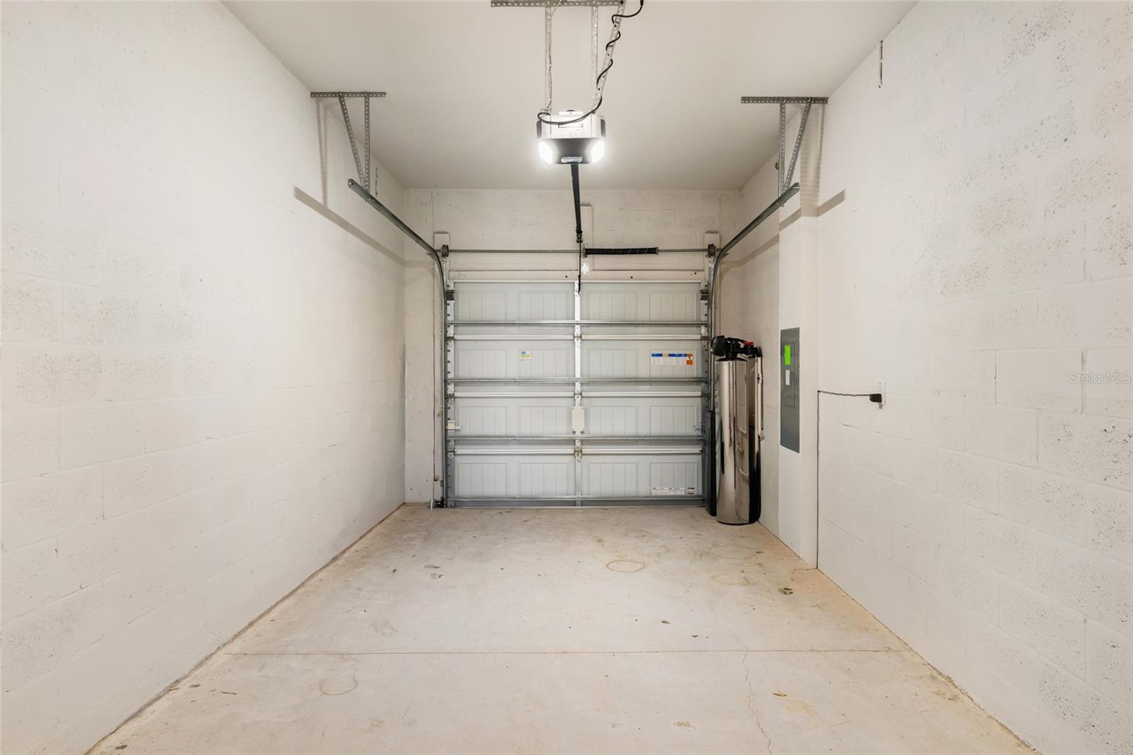 Image 16 of 45 For 5489 Elmview Crossing