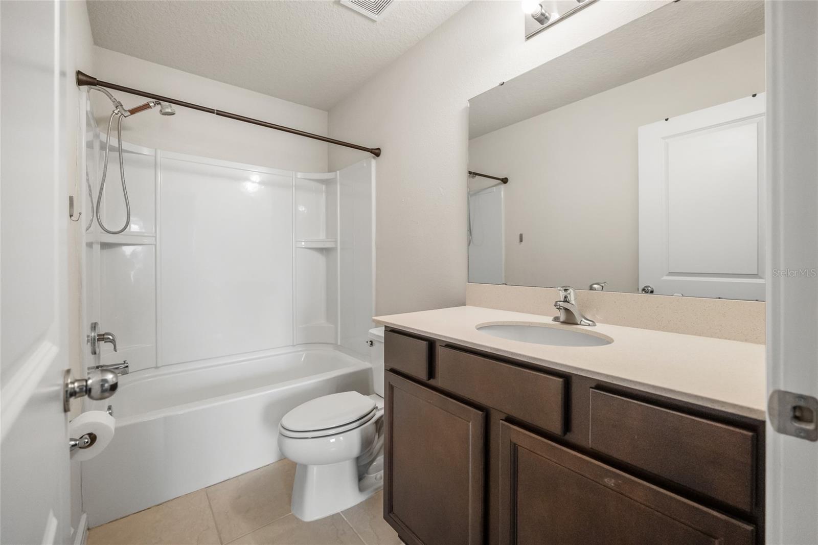 Image 27 of 45 For 5489 Elmview Crossing