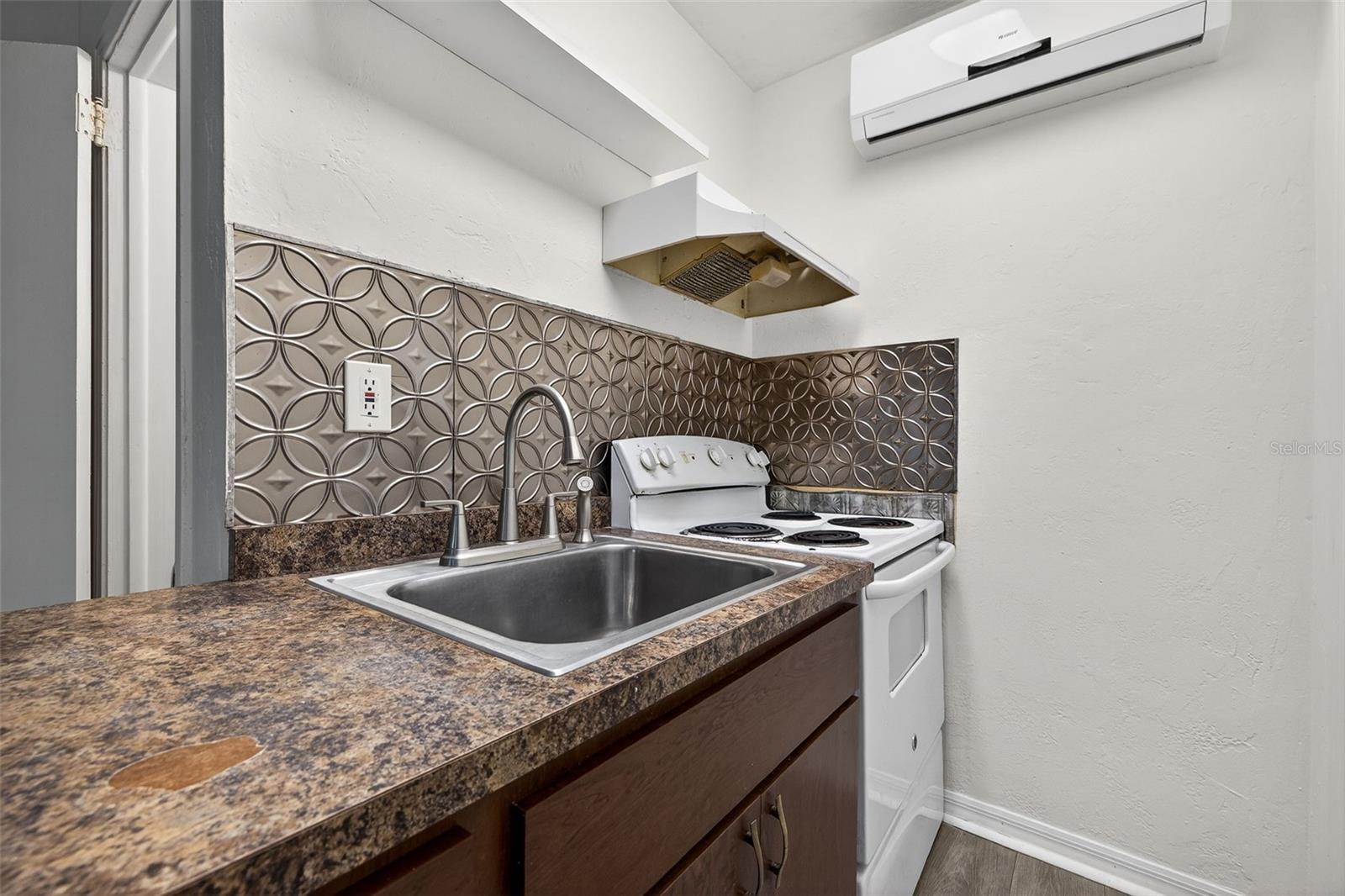 Image 13 of 39 For 500 35th Avenue N