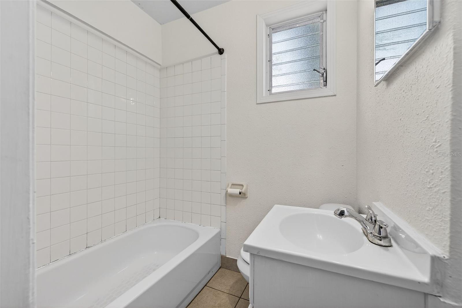 Image 15 of 39 For 500 35th Avenue N