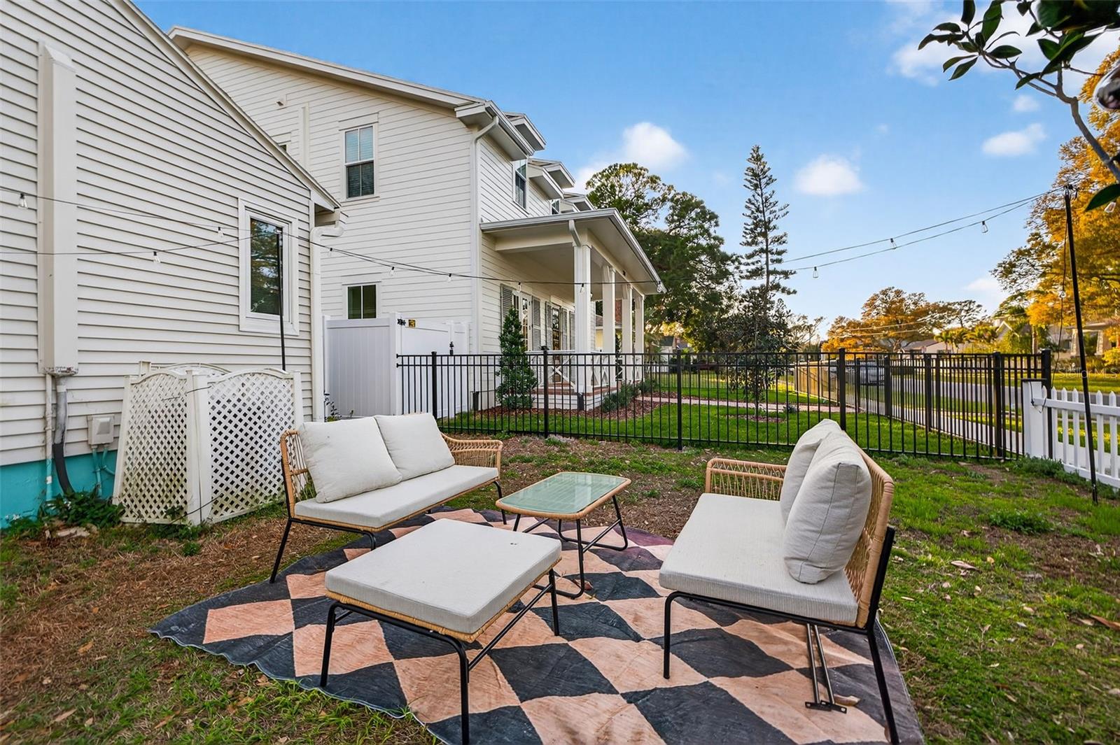 Image 35 of 39 For 500 35th Avenue N