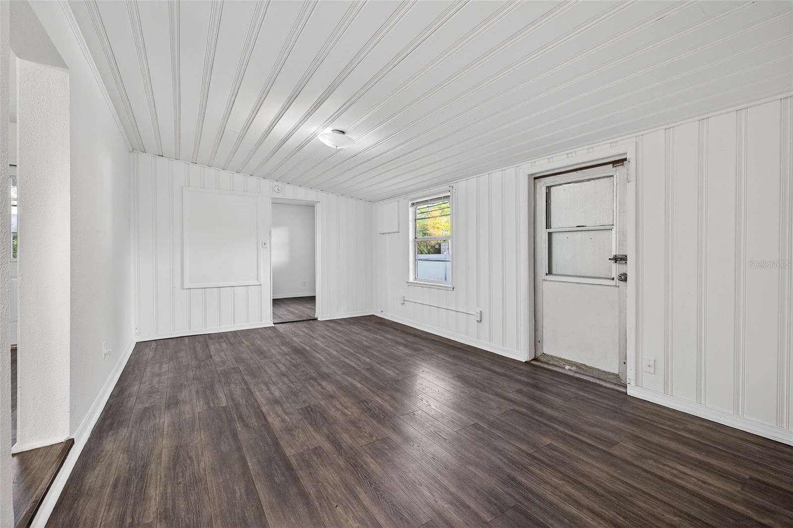 Image 8 of 39 For 500 35th Avenue N