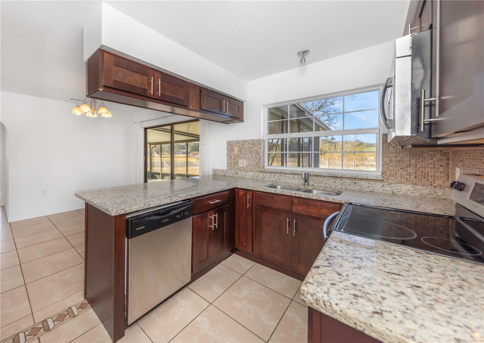 Image 19 of 52 For 8327 Jacqueline Court