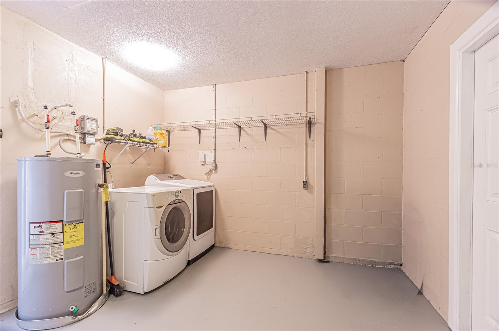 Image 40 of 52 For 8327 Jacqueline Court